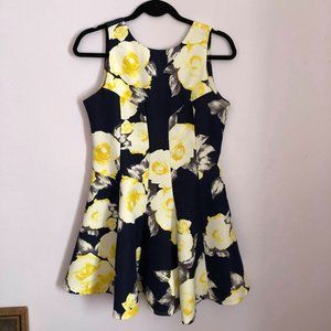 Mia / Floral Mini Dress / Size Medium